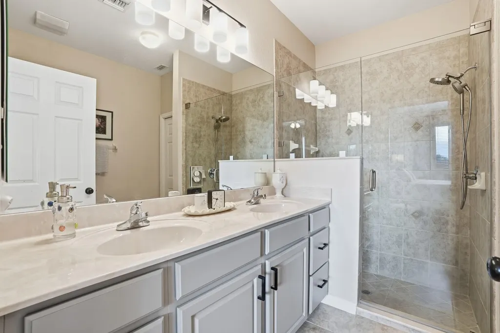 14282 Manchester Drive Naples FL 34114