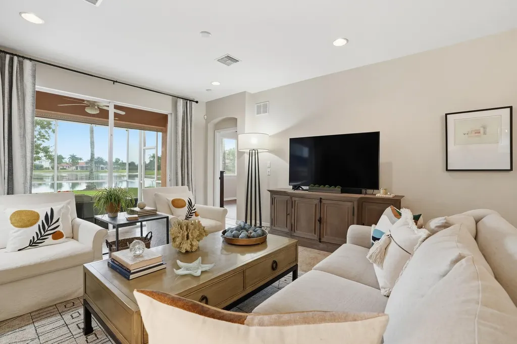 14282 Manchester Drive Naples FL 34114