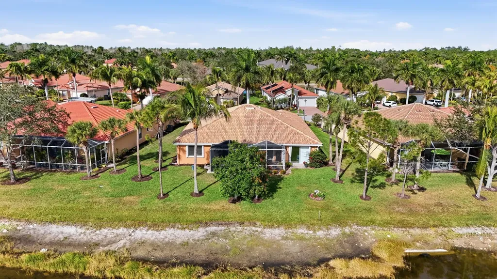 14282 Manchester Drive Naples FL 34114