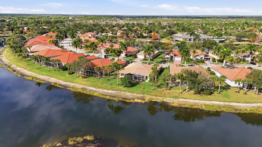 14282 Manchester Drive Naples FL 34114