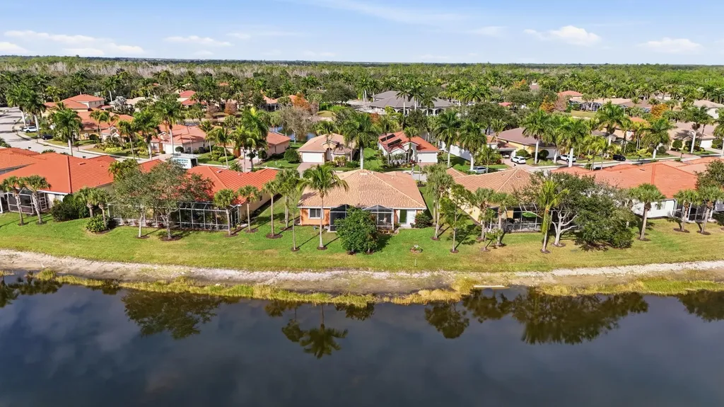 14282 Manchester Drive Naples FL 34114