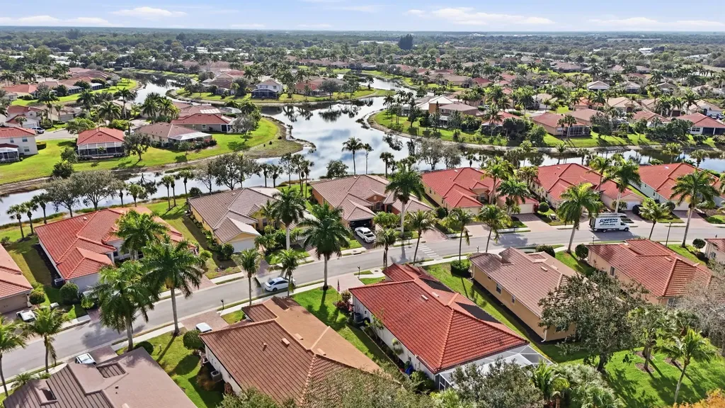 14282 Manchester Drive Naples FL 34114