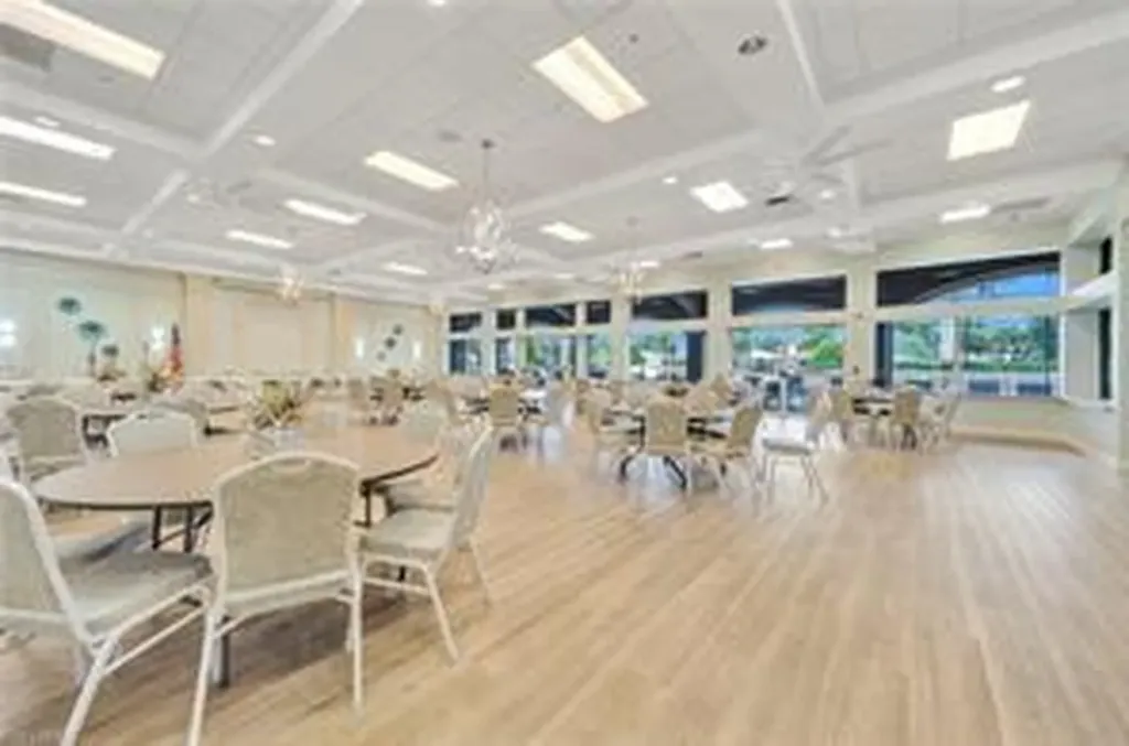 14282 Manchester Drive Naples FL 34114