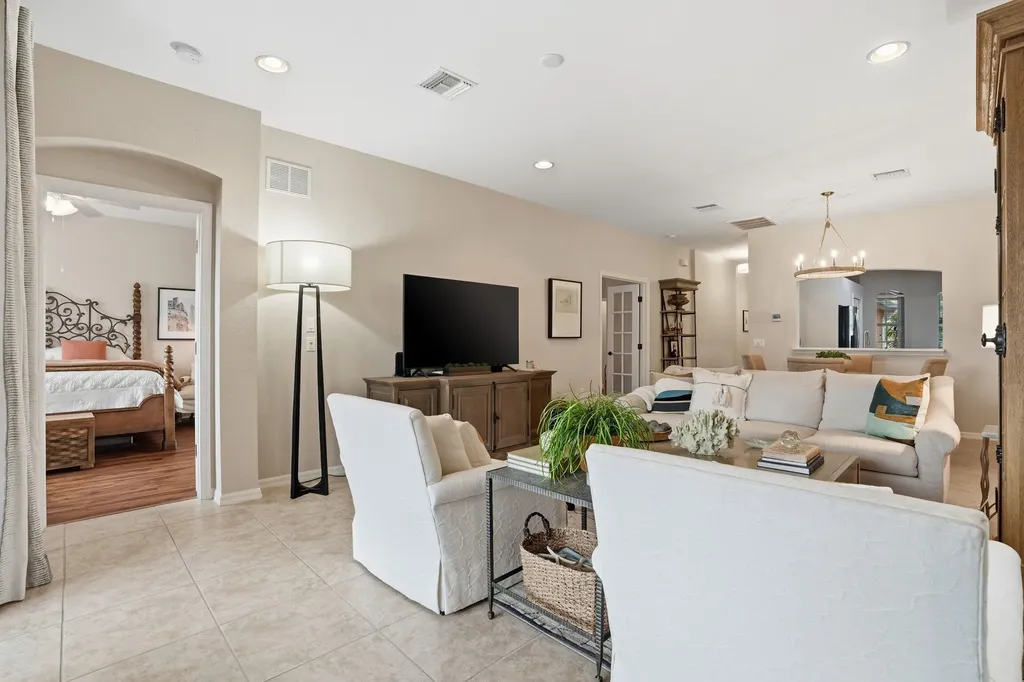 14282 Manchester Drive Naples FL 34114