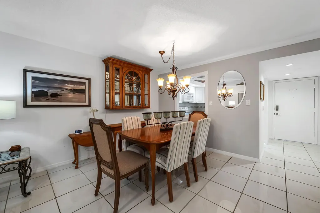 200 Valley Stream Drive Naples FL 34113