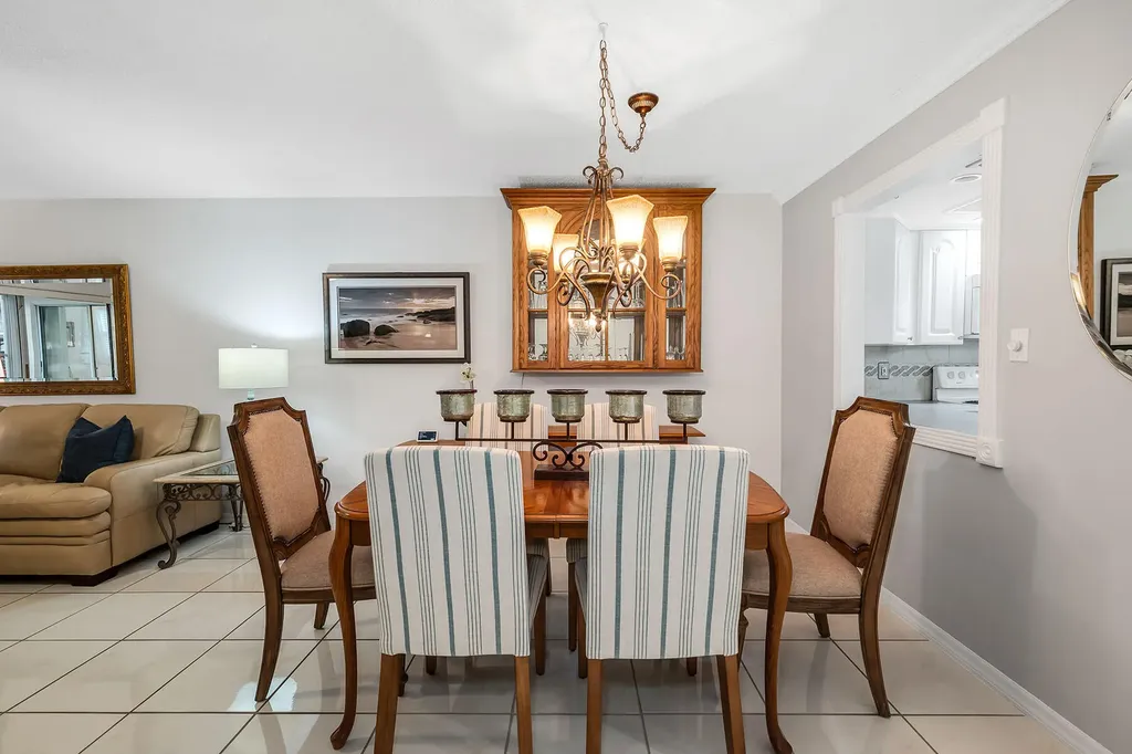 200 Valley Stream Drive Naples FL 34113