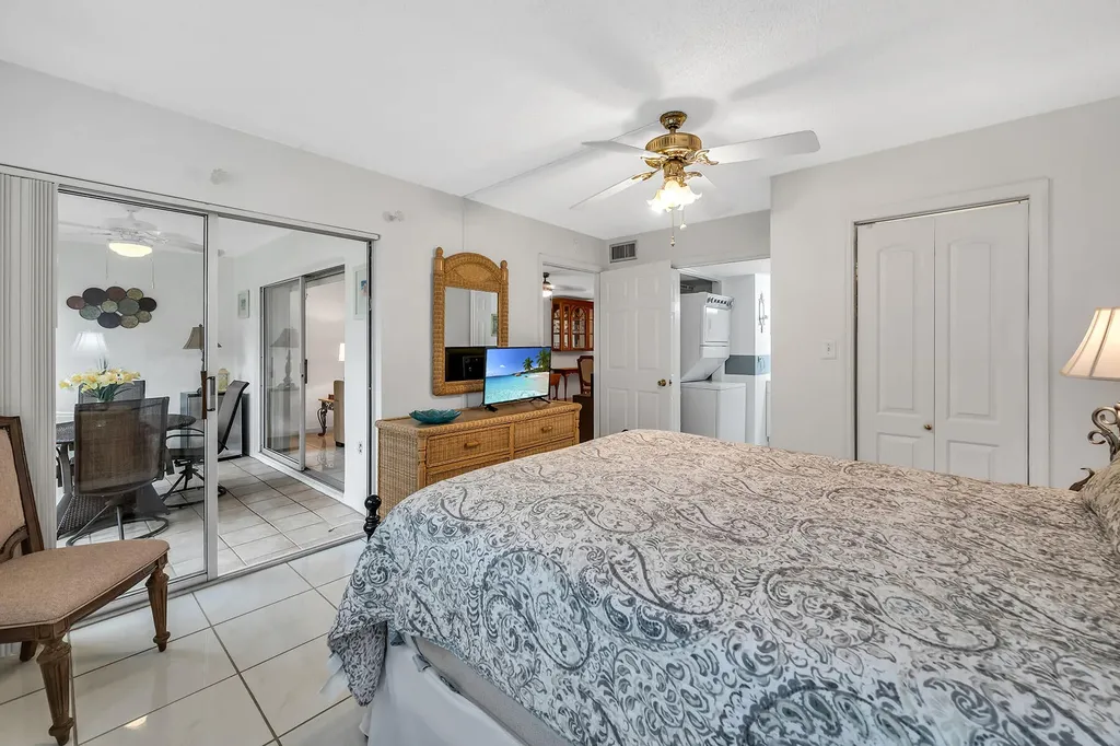 200 Valley Stream Drive Naples FL 34113