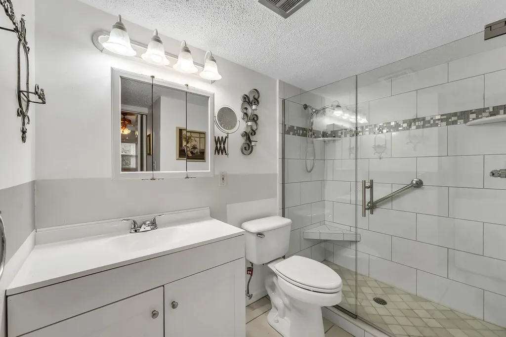 200 Valley Stream Drive Naples FL 34113