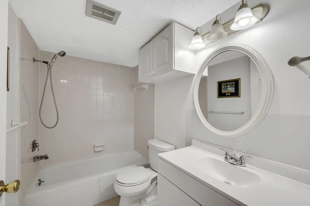 200 Valley Stream Drive Naples FL 34113