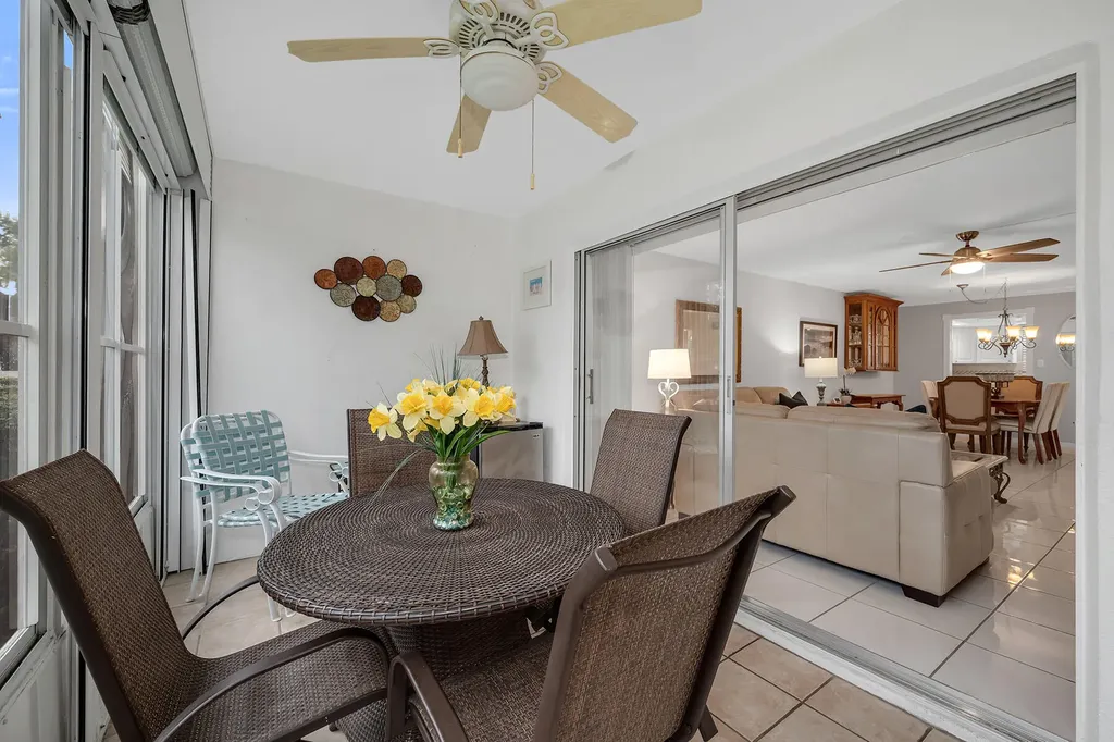 200 Valley Stream Drive Naples FL 34113