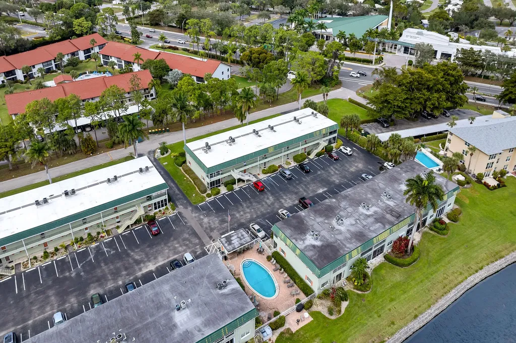 200 Valley Stream Drive Naples FL 34113