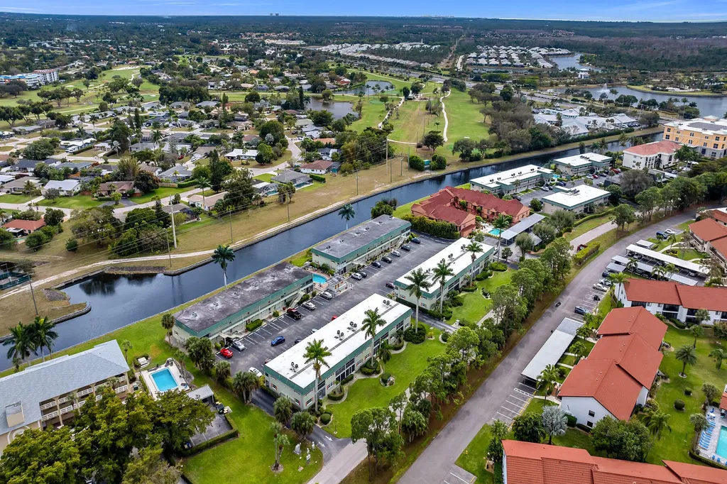 200 Valley Stream Drive Naples FL 34113