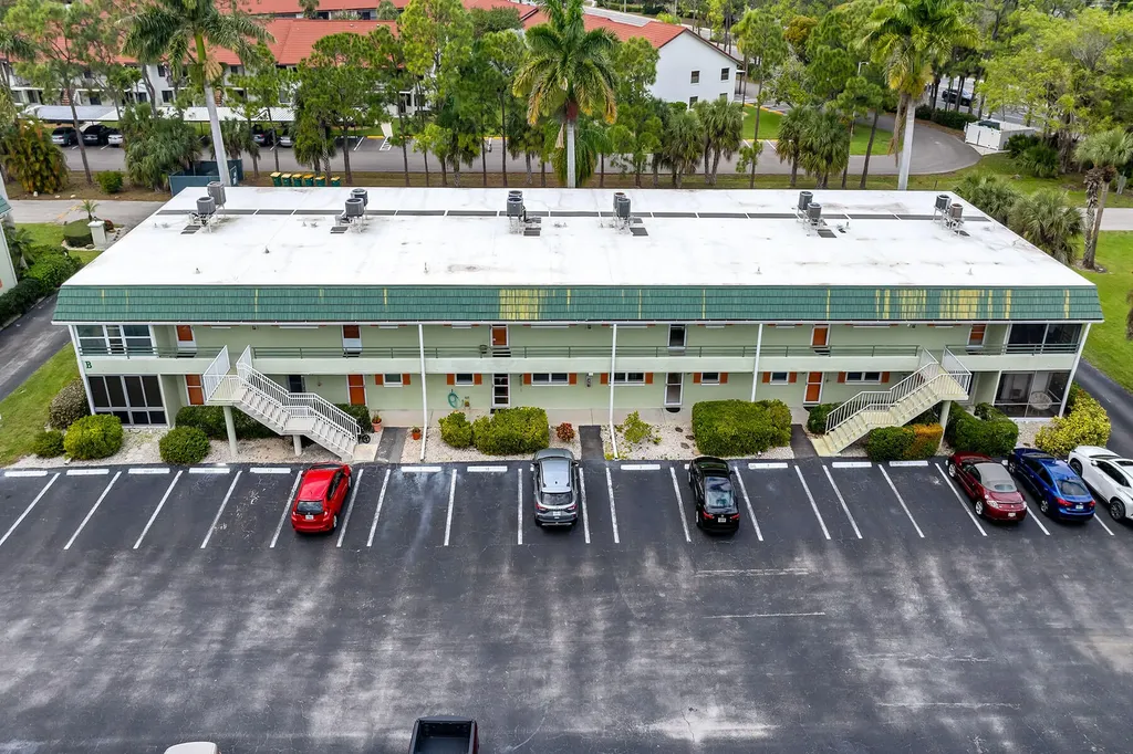 200 Valley Stream Drive Naples FL 34113