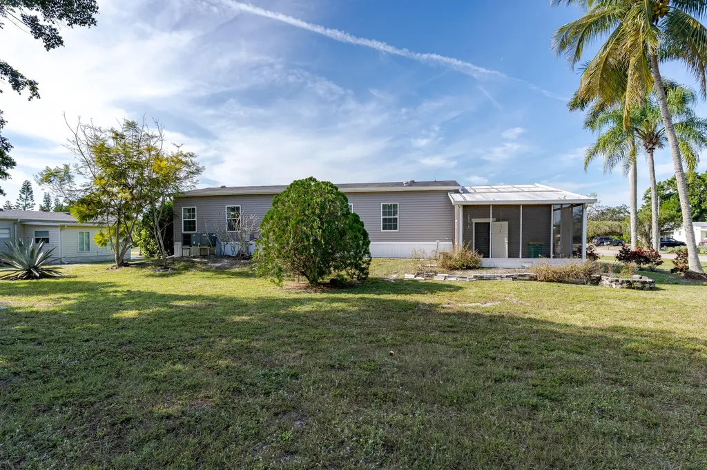 165 Riverwood Road Naples FL 34114