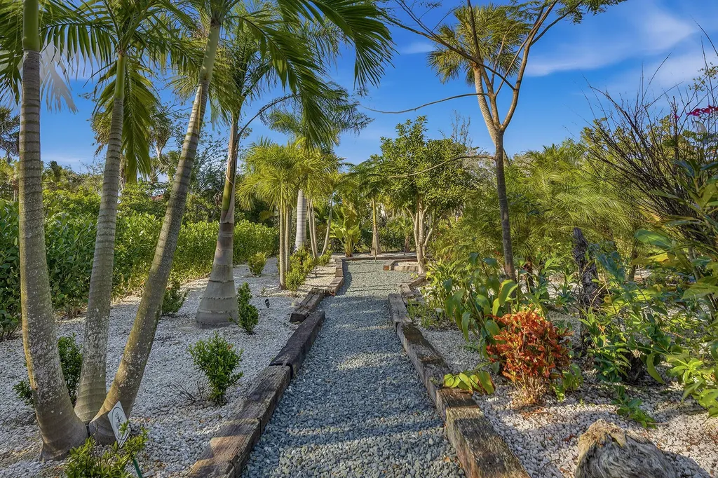 386 Live Oak Lane Marco Island FL 34145