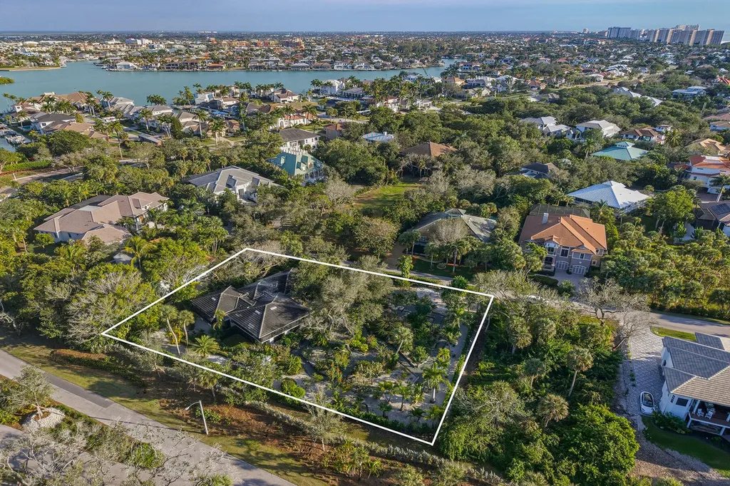 386 Live Oak Lane Marco Island FL 34145