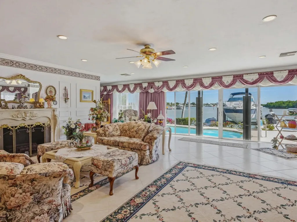 141 Pago Pago Drive E Naples FL 34113