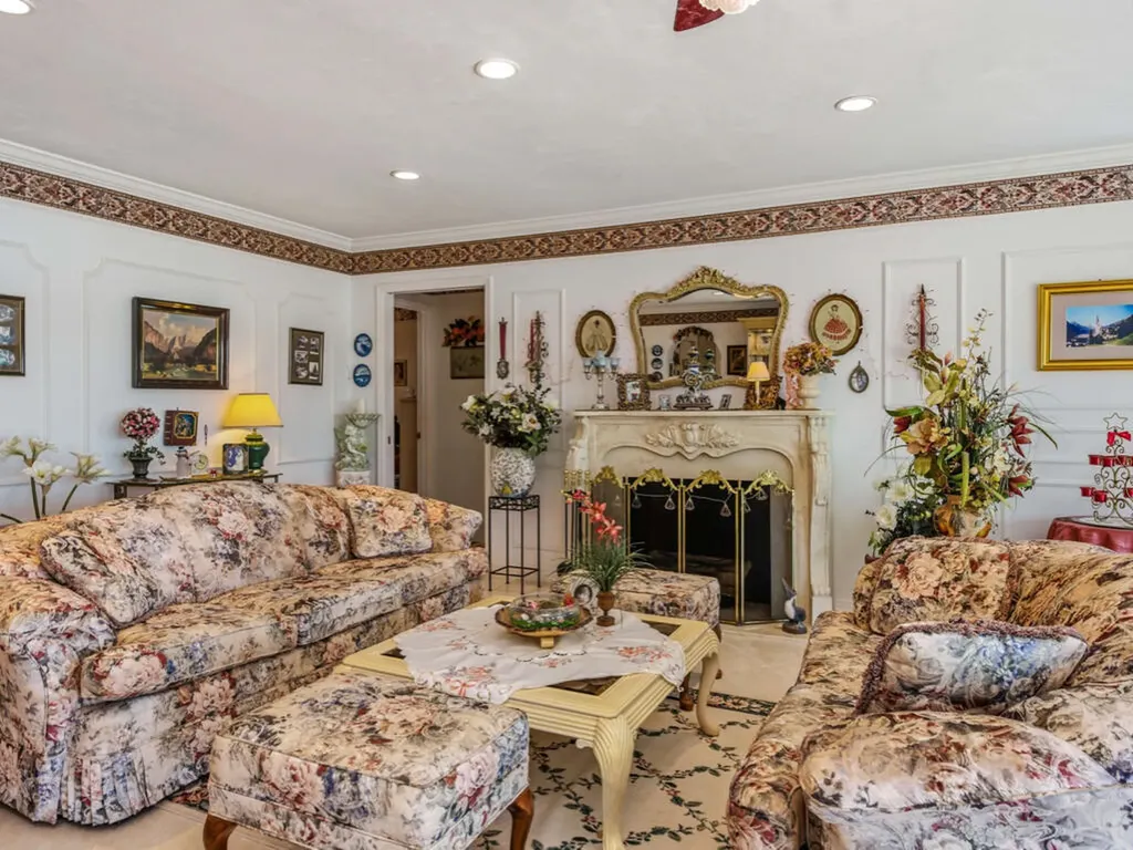 141 Pago Pago Drive E Naples FL 34113