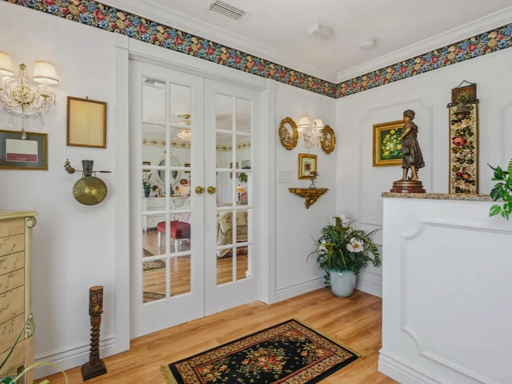 141 Pago Pago Drive E Naples FL 34113