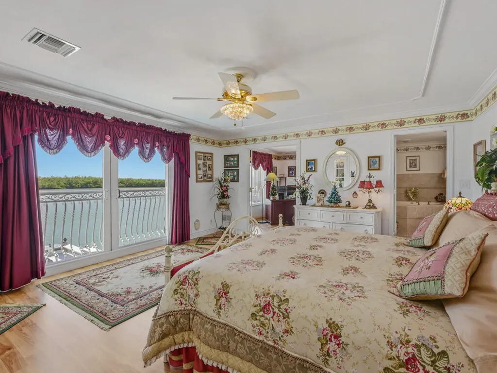 141 Pago Pago Drive E Naples FL 34113