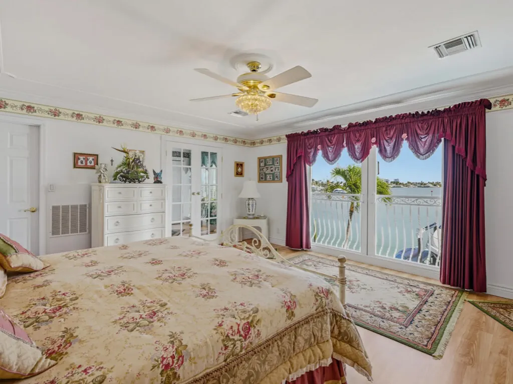 141 Pago Pago Drive E Naples FL 34113