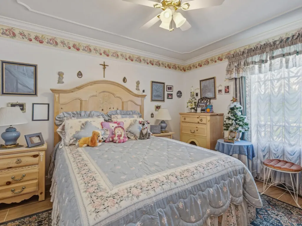 141 Pago Pago Drive E Naples FL 34113