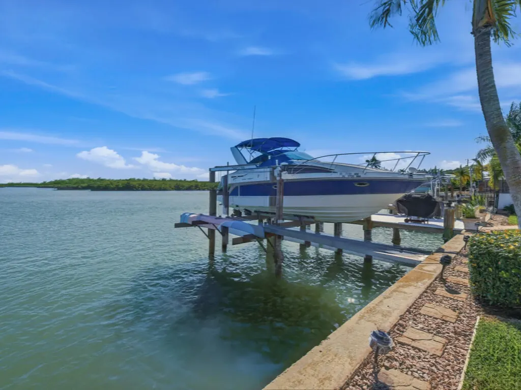 141 Pago Pago Drive E Naples FL 34113