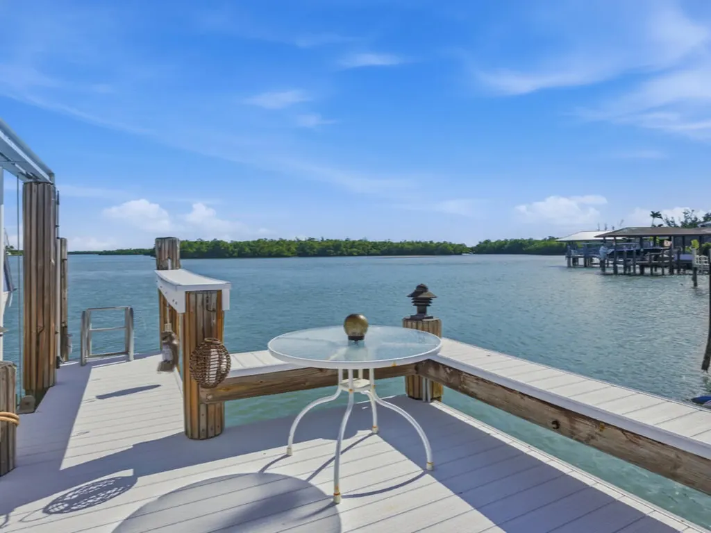 141 Pago Pago Drive E Naples FL 34113