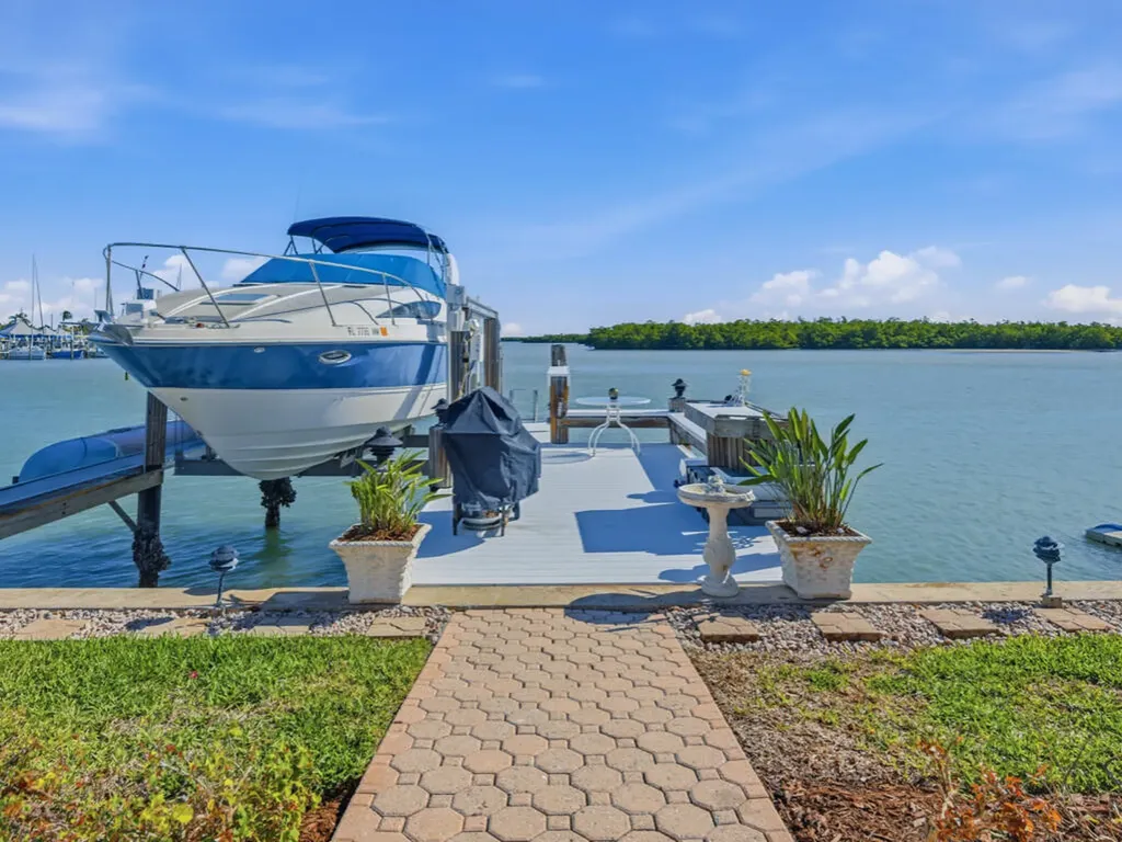 141 Pago Pago Drive E Naples FL 34113