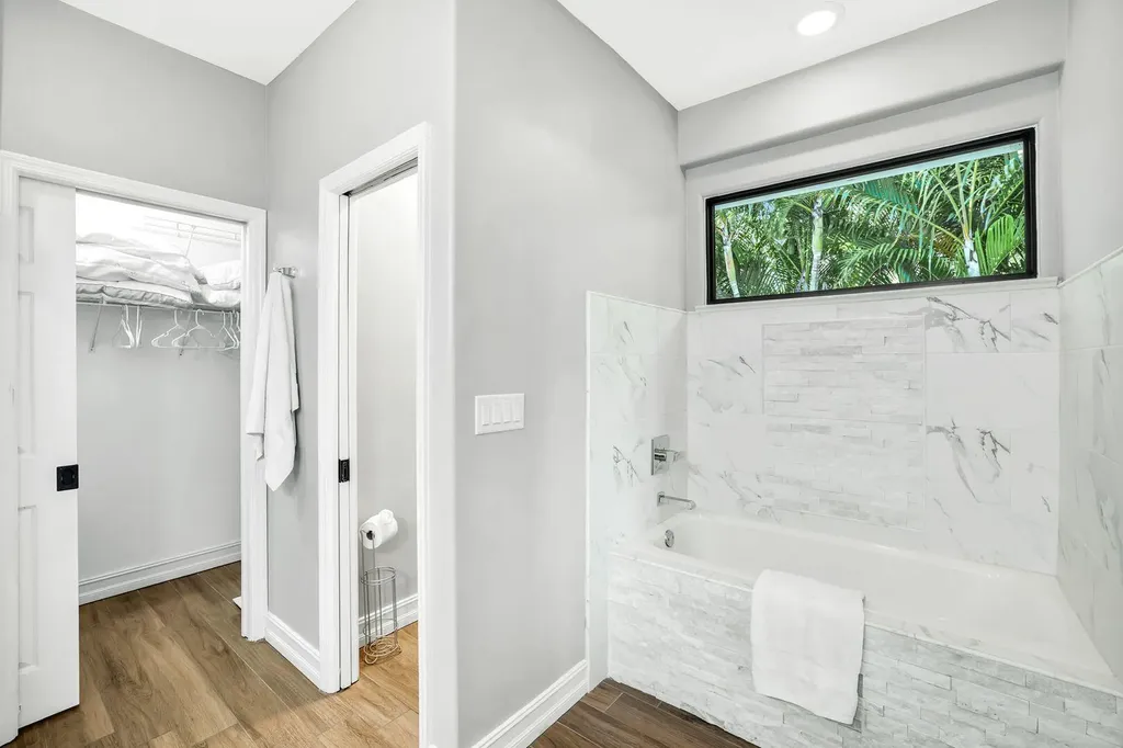 910 Ivory Court Marco Island FL 34145