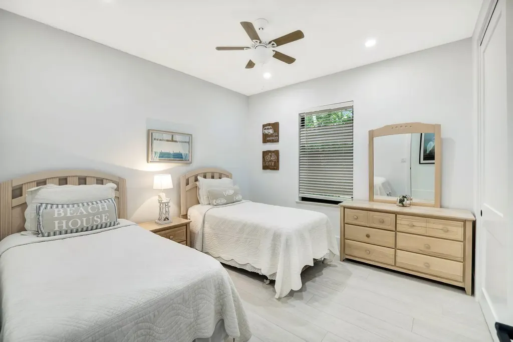 910 Ivory Court Marco Island FL 34145