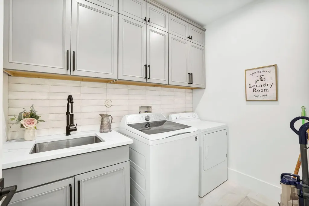 910 Ivory Court Marco Island FL 34145