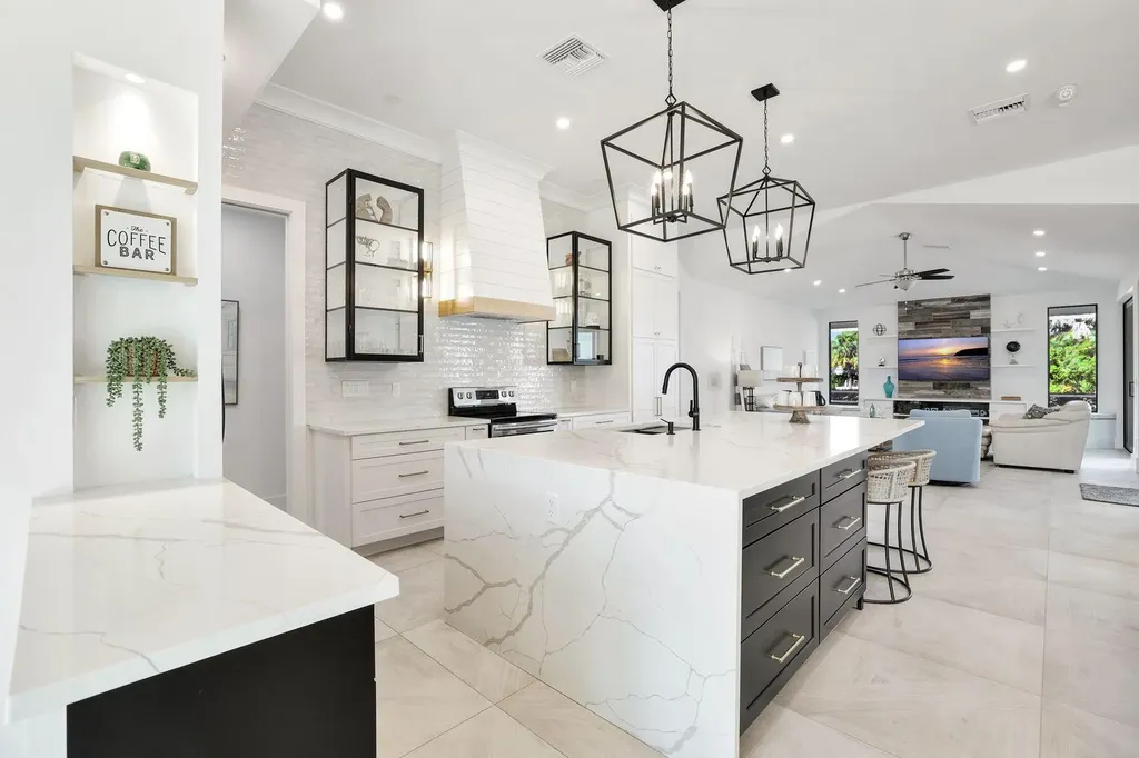 910 Ivory Court Marco Island FL 34145