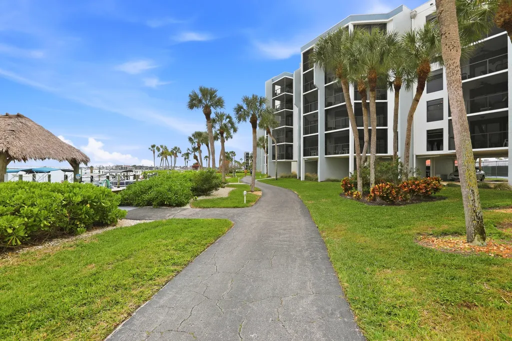 1085 Bald Eagle Drive Marco Island FL 34145