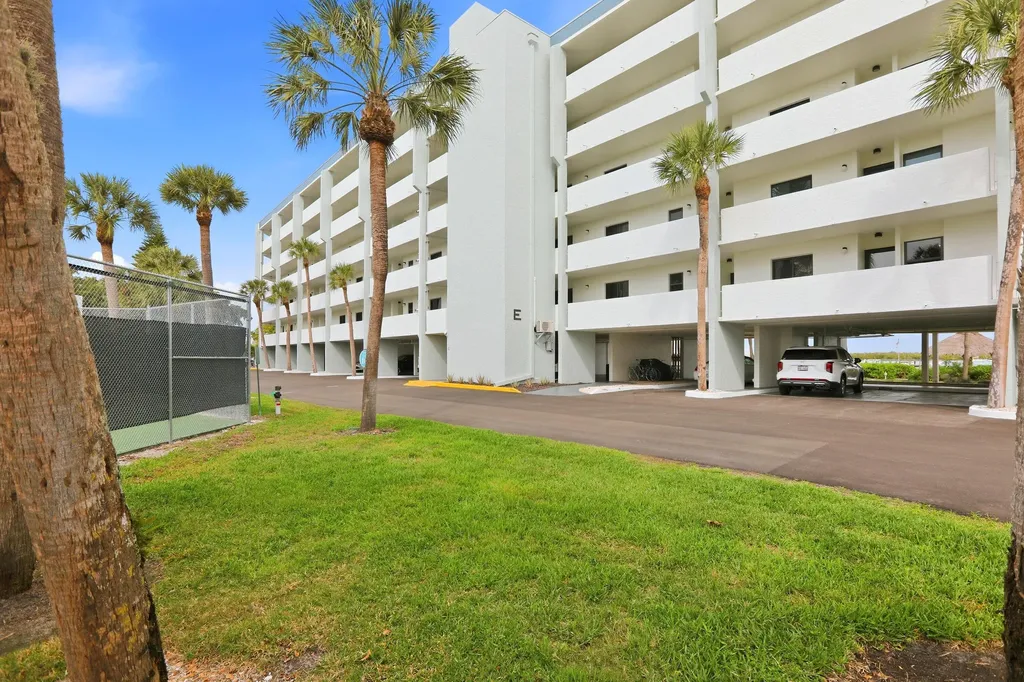 1085 Bald Eagle Drive Marco Island FL 34145