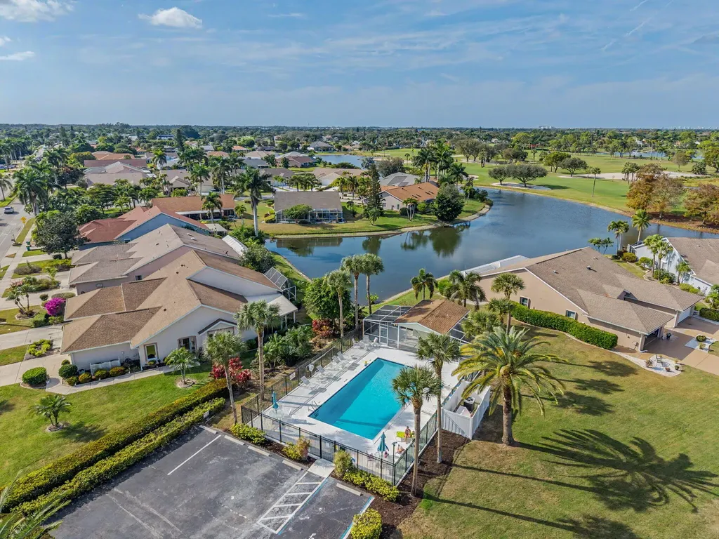 110 Tanglewood Court Naples FL 34113