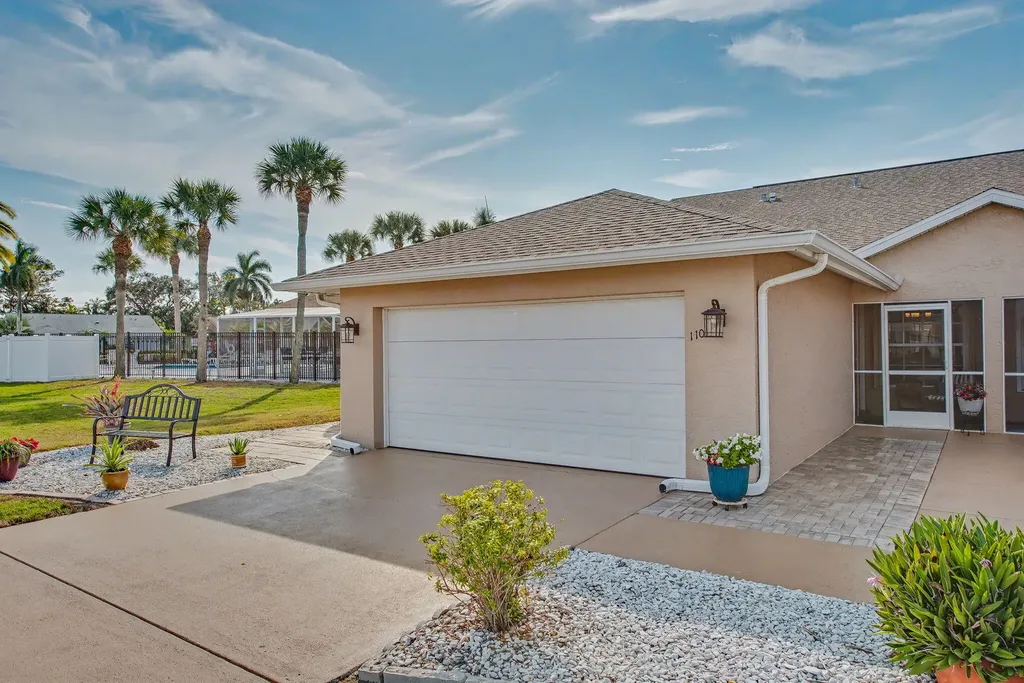 110 Tanglewood Court Naples FL 34113