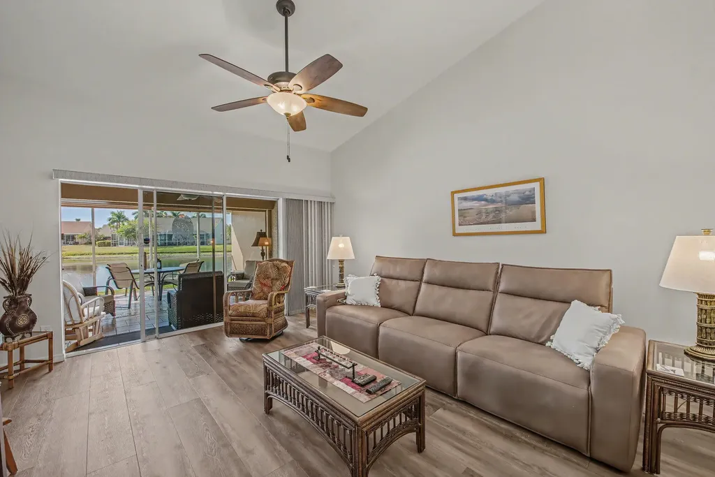 110 Tanglewood Court Naples FL 34113