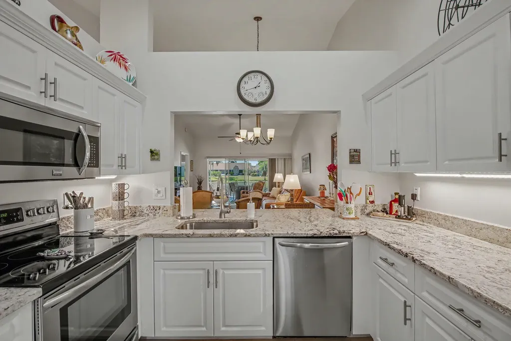 110 Tanglewood Court Naples FL 34113