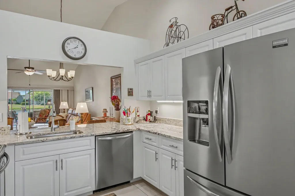 110 Tanglewood Court Naples FL 34113