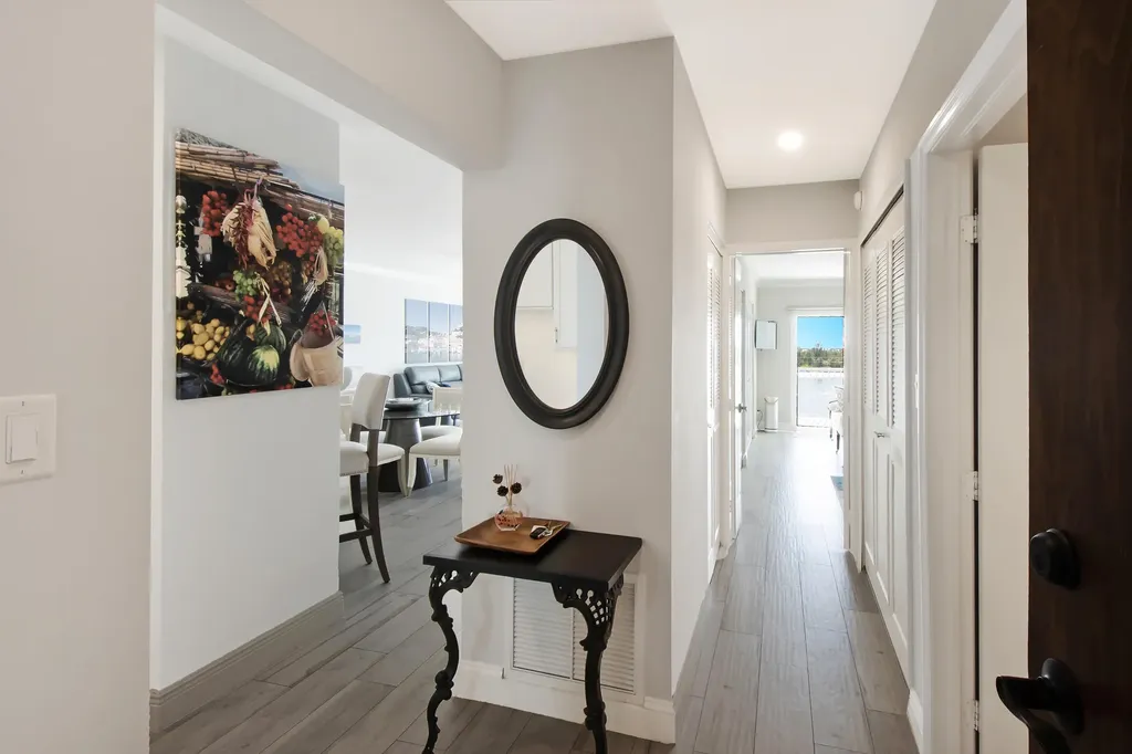 60 W Pelican Street W Naples FL 34113