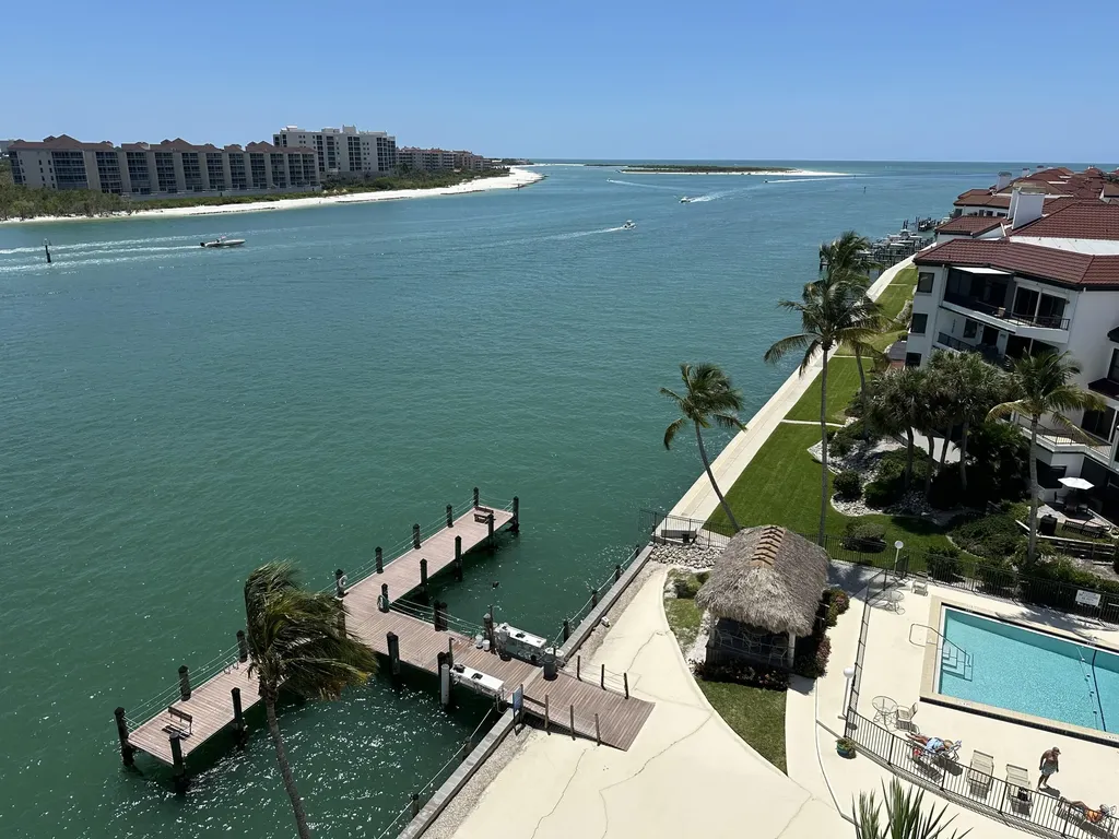 60 W Pelican Street W Naples FL 34113