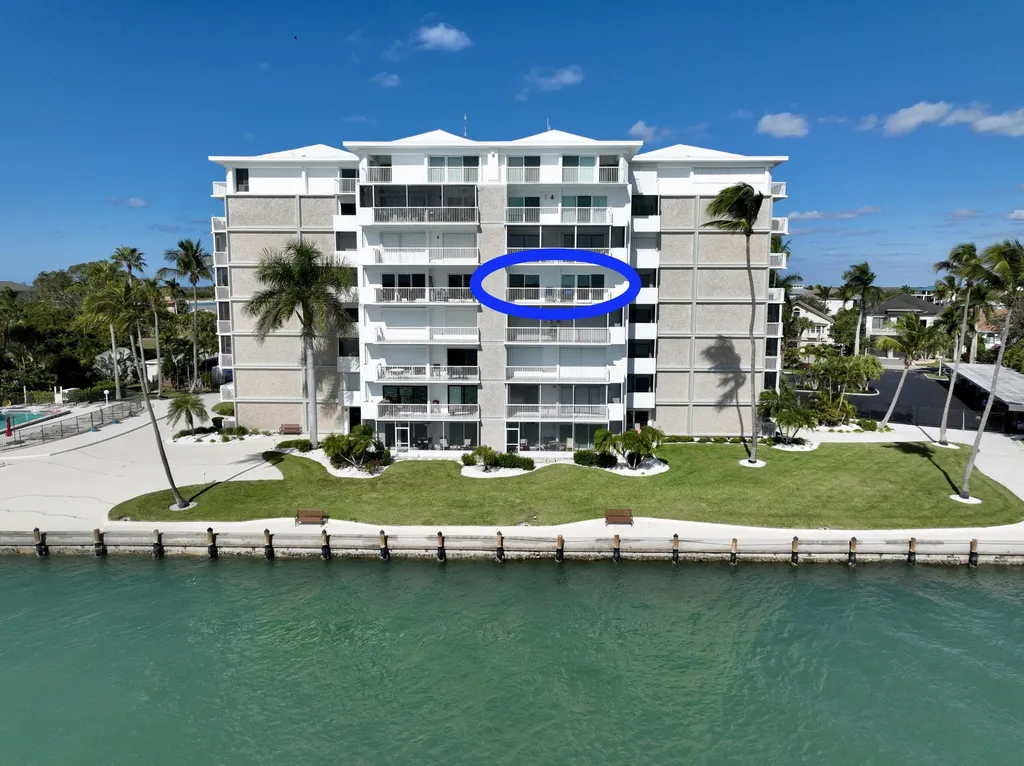 60 W Pelican Street W Naples FL 34113