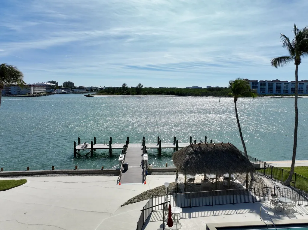 60 W Pelican Street W Naples FL 34113