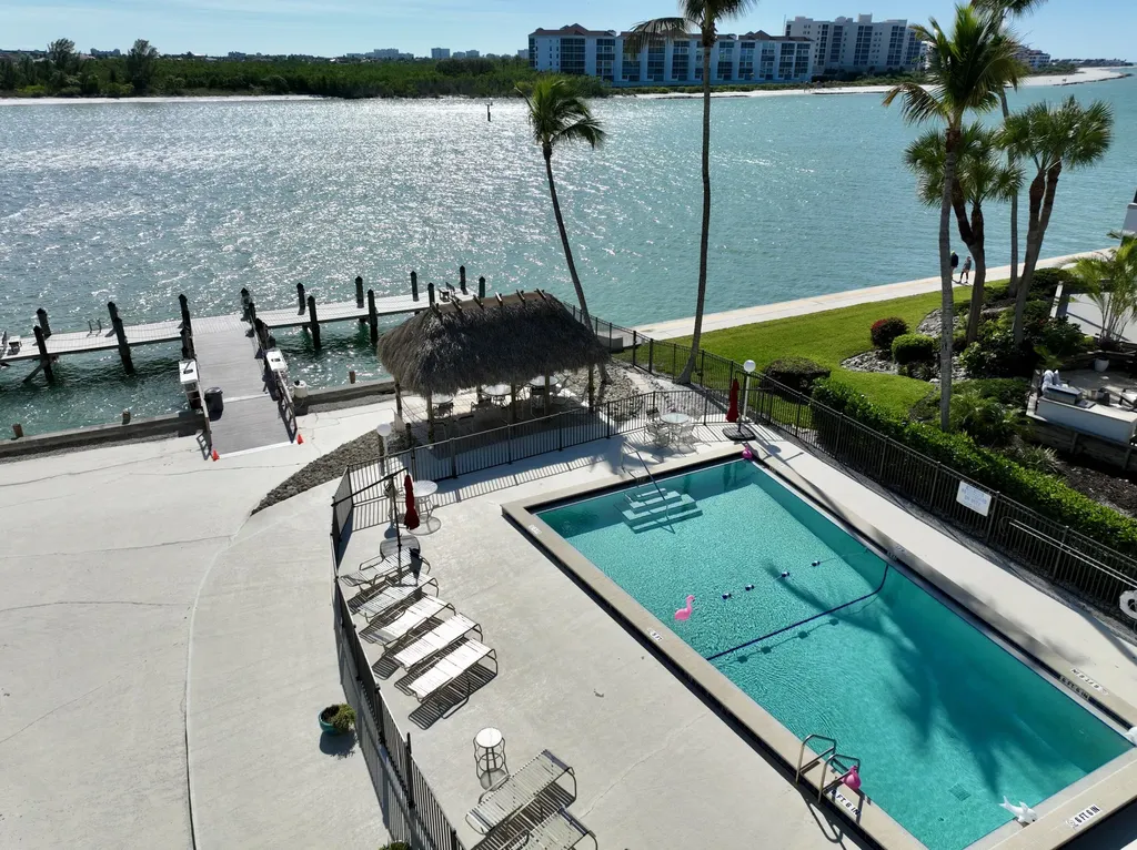 60 W Pelican Street W Naples FL 34113