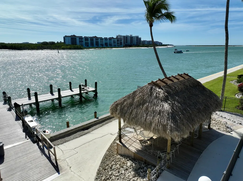 60 W Pelican Street W Naples FL 34113