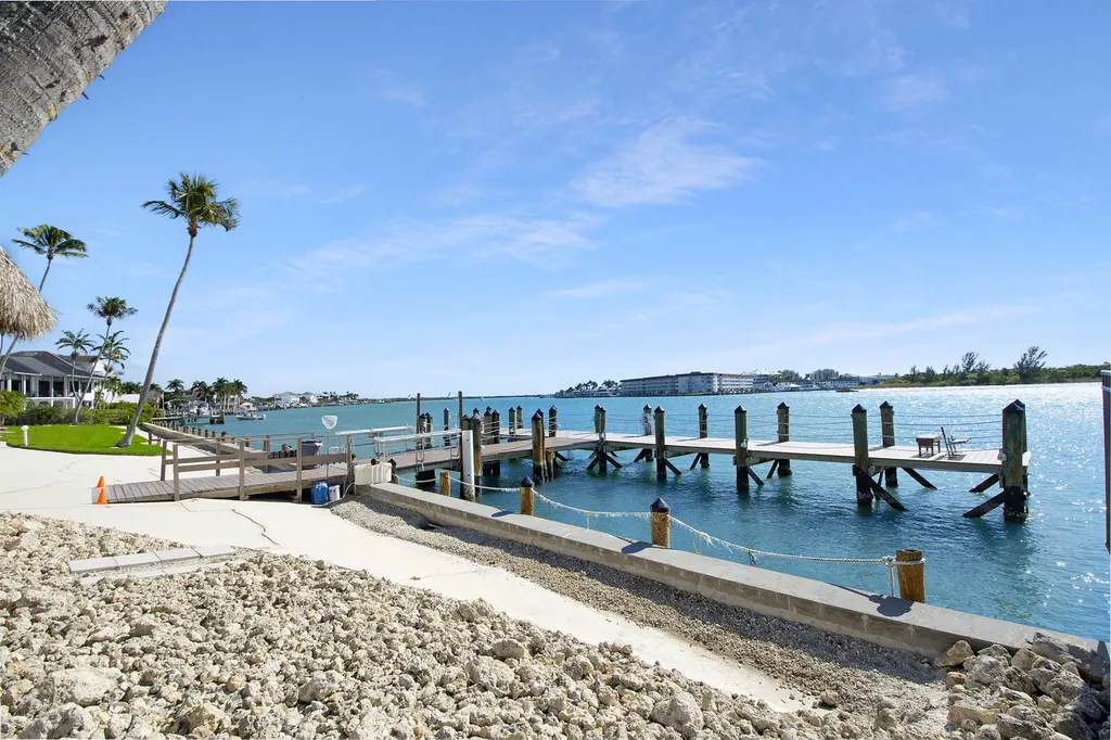 60 W Pelican Street W Naples FL 34113