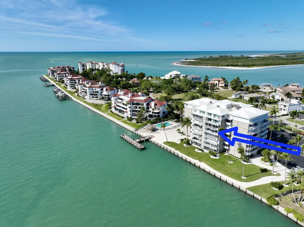 60 W Pelican Street W Naples FL 34113