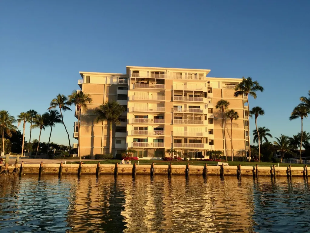 60 W Pelican Street W Naples FL 34113