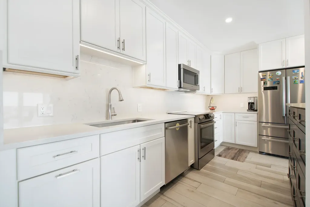 60 W Pelican Street W Naples FL 34113